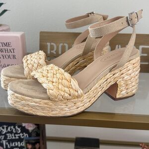Scoop Natural Raffia Wedges